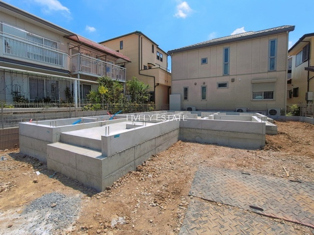 越谷市大字大房 新築分譲住宅の外観