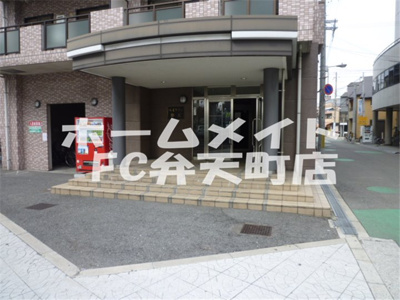 【エントランス】 | ベイタウン弁天 | 毎日通るエントランスはこのようになっています