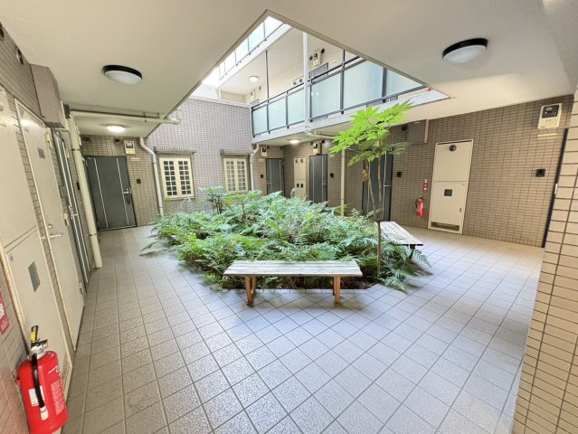 エスエスハイツ市川のロビー