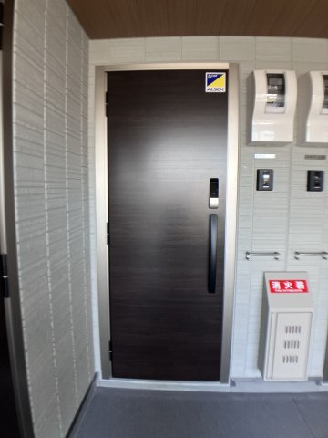 D-ROOM 中島の玄関