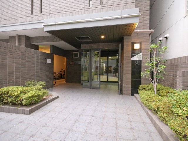 レジディア京町堀のエントランス
