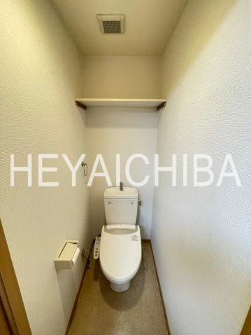 レイ・ローズビルのトイレ