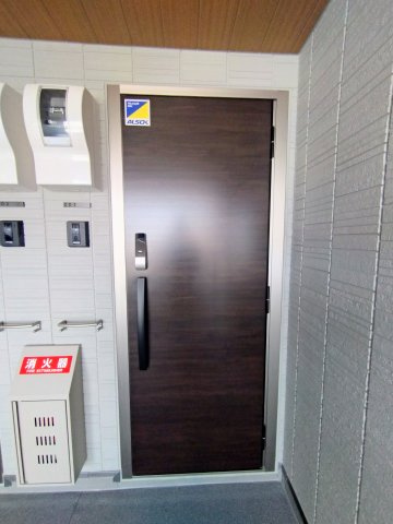 D-ROOM 中島の玄関