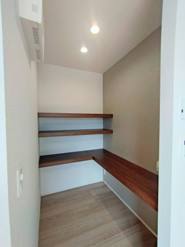 D-ROOM 中島の収納
