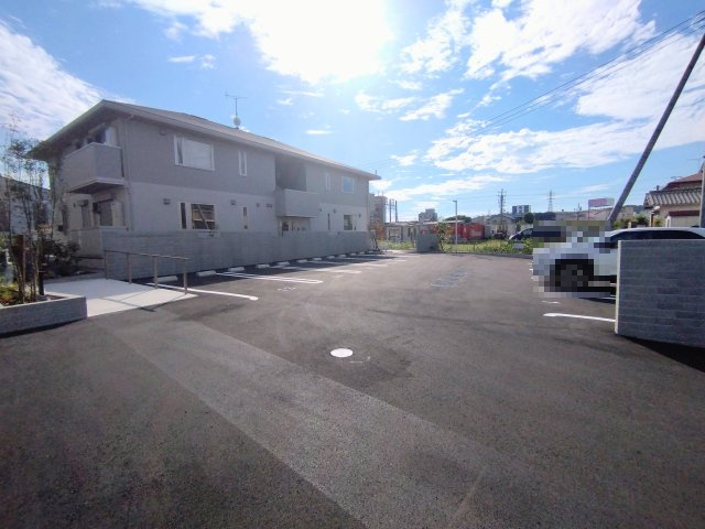 D-ROOM 中島の駐車場