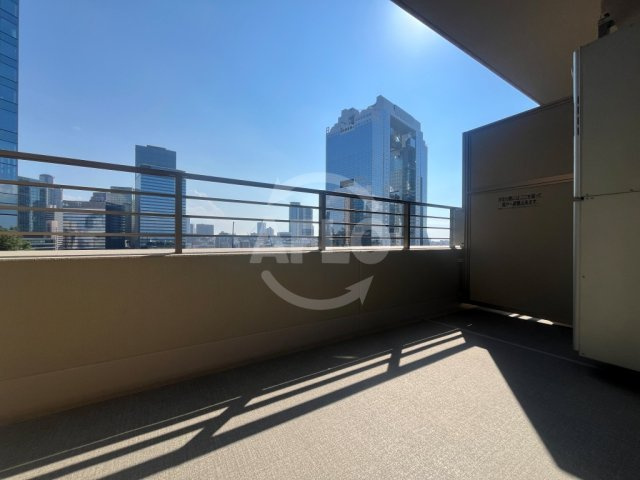 グラングリーン大阪THE NORTH RESIDENCE　扇町小学校のバルコニー