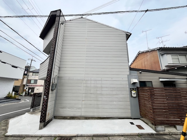 北区鷹峯黒門町貸家の外観