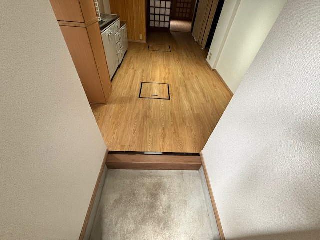 北区鷹峯黒門町貸家の玄関