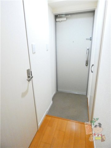 アーバン富田町の玄関
