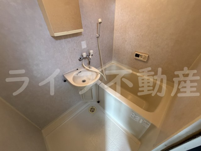 アテネIの浴室