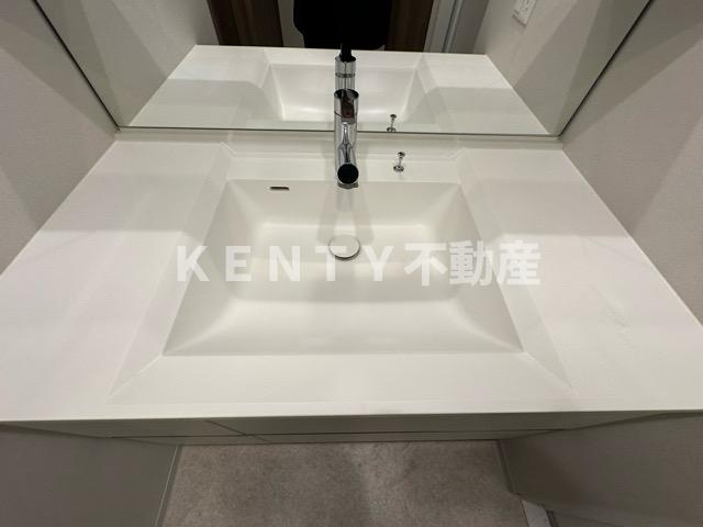 【独立洗面台】 | ブランシエスタ西馬込 | 独立洗面台、小物を置くことができて便利です
