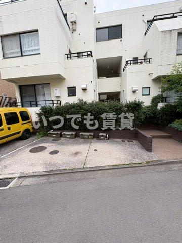ユニゾン代々木の駐車場