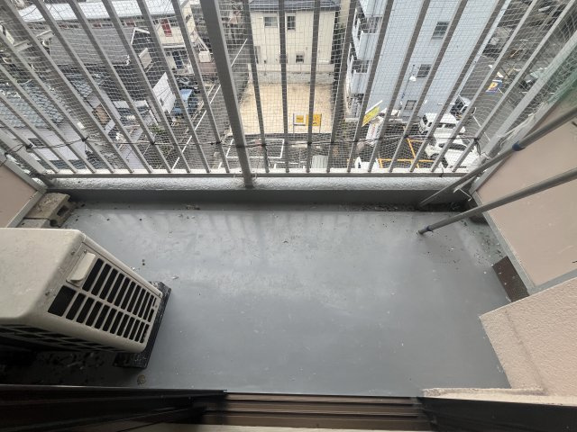 メゾン岡町のバルコニー