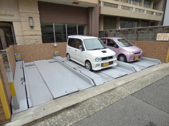 【駐車場】