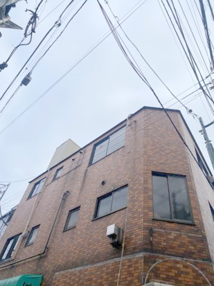 平山ビルの外観|1980年4月築　鉄骨造地上3階建て
東京都大田区大森中3丁目　京急本線梅屋敷駅徒歩3分