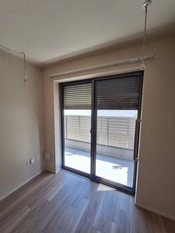 （シニア限定）ヘーベルVillage横須賀うみかぜ公園の設備|防犯シャッター・室内物干しフック