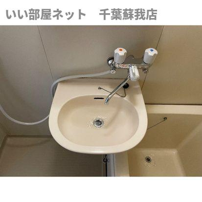 サンシティ末広の洗面所|ゆったりとスペースのある洗面所