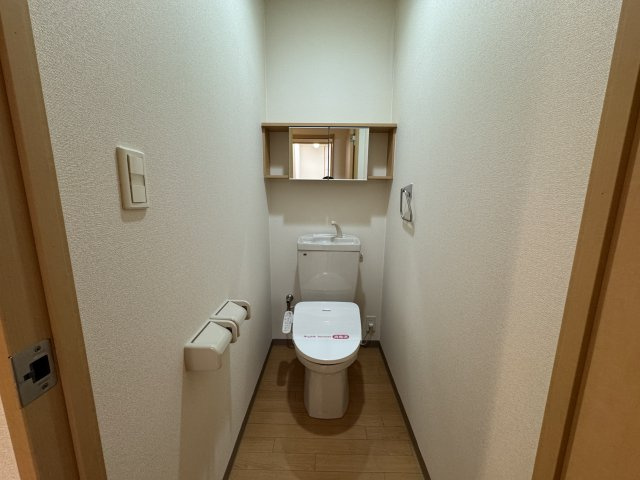 ＧｒａｎｄｉｒＢのトイレ|シャワー付き暖房便座