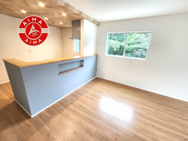糟屋郡志免町桜丘5丁目第3-1棟（1号棟）のダイニング|キッチンから立ち込める香りが今日の料理を期待させます。