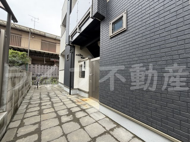 ALEGRIA鴻池新田のエントランス