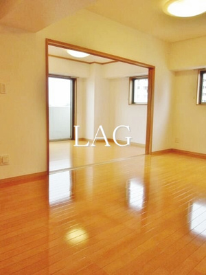 【居間・リビング】 | ラウレアビレッジ | 洋室のお部屋です。