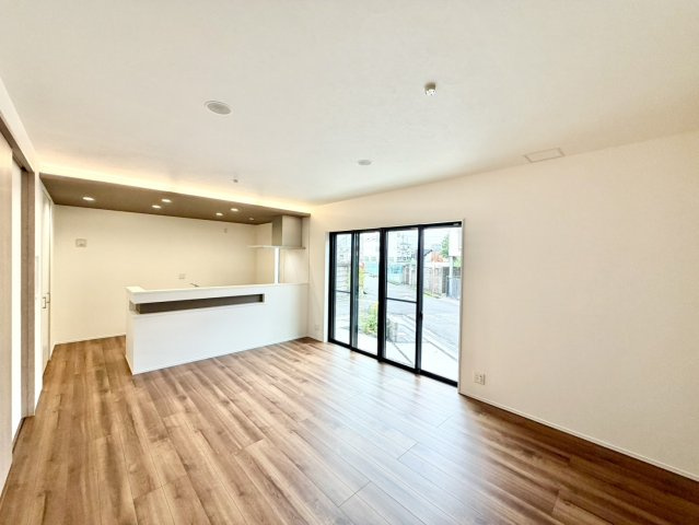 グランフェリディア泉佐野市鶴原　新築戸建の居間・リビング