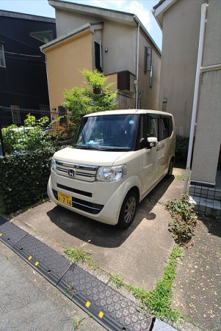 【駐車場】