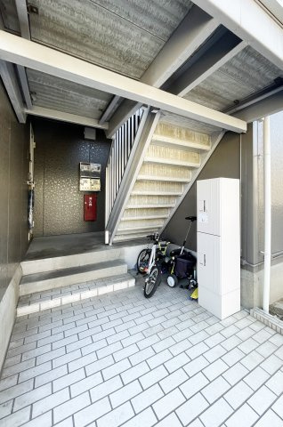 ファミール田宮のエントランス