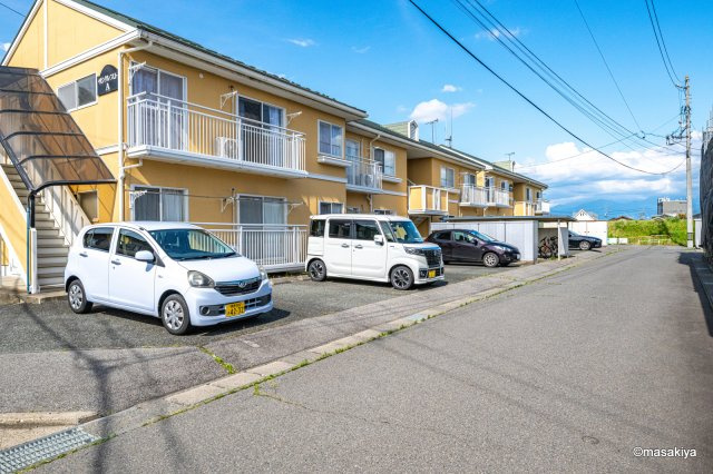 サンクレストの駐車場