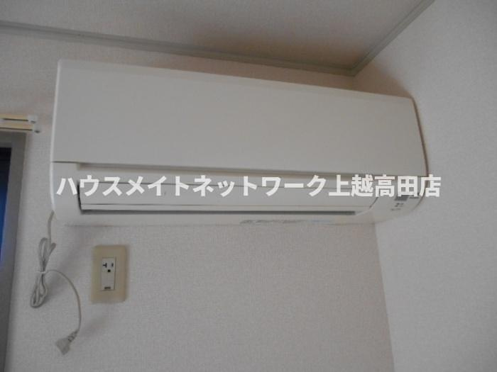 ロイヤルガーデン子安 Ｆの設備|エアコン（参考同型102号室室内写真）