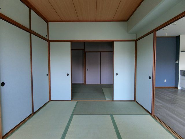 ハイツ岡本の居間・リビング