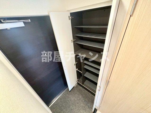 プレサンスジェネ丸の内の収納