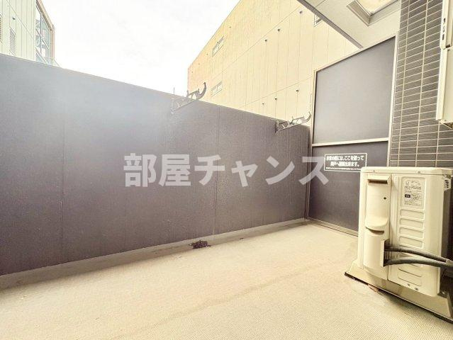 プレサンスジェネ丸の内のバルコニー