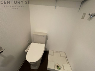 温水洗浄便座機能付きのトイレです♪