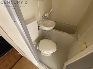 浴室内にトイレがあります☆