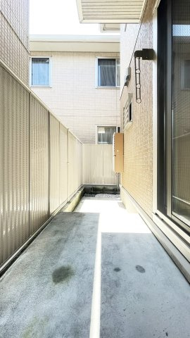 アンジュ　クレール　Ｂ棟の庭