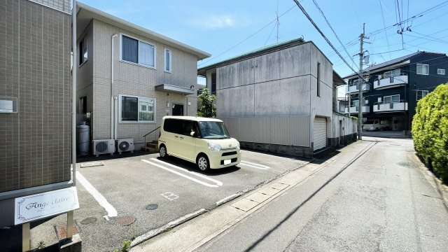 アンジュ　クレール　Ｂ棟の駐車場