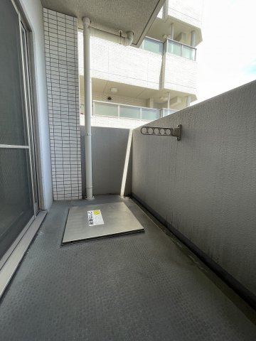 大阪市中央区常盤町２丁目の賃貸マンションのバルコニー