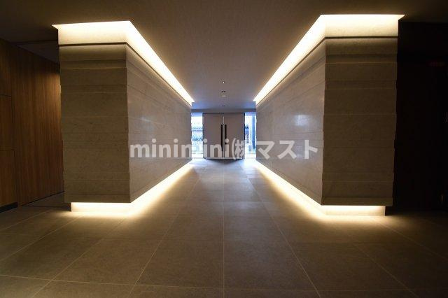 大阪市中央区上本町西５丁目の賃貸マンションのロビー