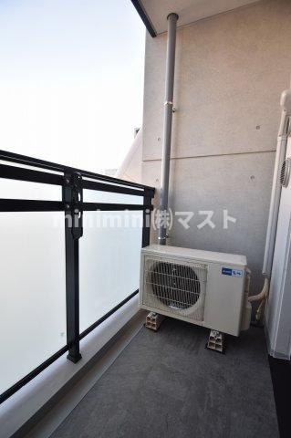 大阪市中央区上本町西５丁目の賃貸マンションのバルコニー