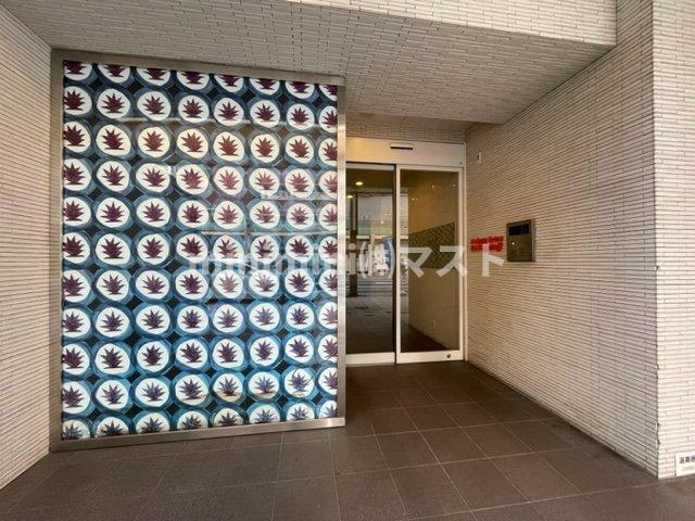 大阪市中央区内久宝寺町４丁目の賃貸マンションのエントランス