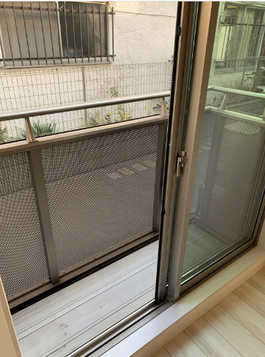 練馬区平和台２丁目のアパートのバルコニー