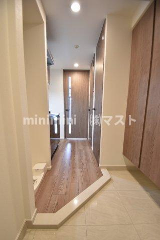 大阪市中央区和泉町１丁目の賃貸マンションの玄関