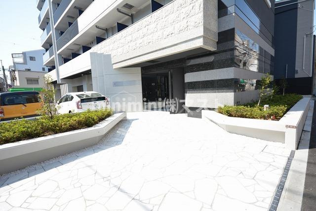 大阪市西区九条２丁目の賃貸マンションのエントランス