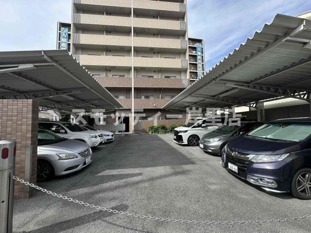 TKM KOHAMAの駐車場