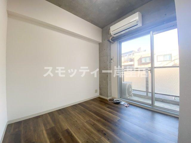 フォレスタ花園の居間・リビング
