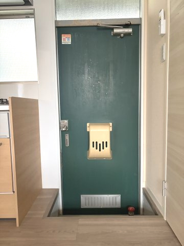 ゆうきハイツの玄関