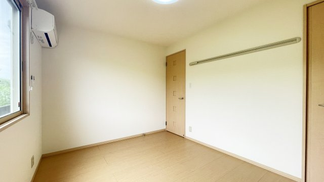 コスモ　スクエア　A棟の居間・リビング