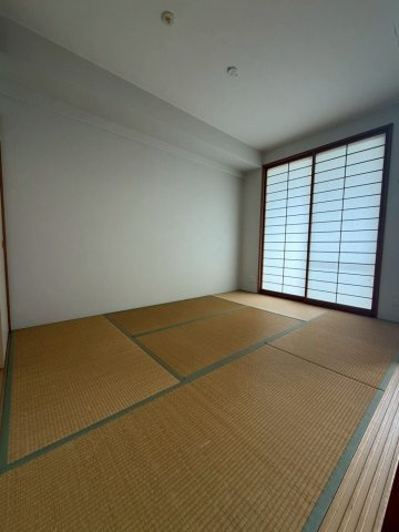 【和室】 | パルテノン二日市レジデンシャルヒルズ | リビングダイニングとつながった快適な和室のお部屋。様々な用途にお使いいただけます