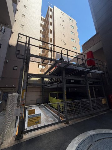 クレヴィア新大塚の駐車場